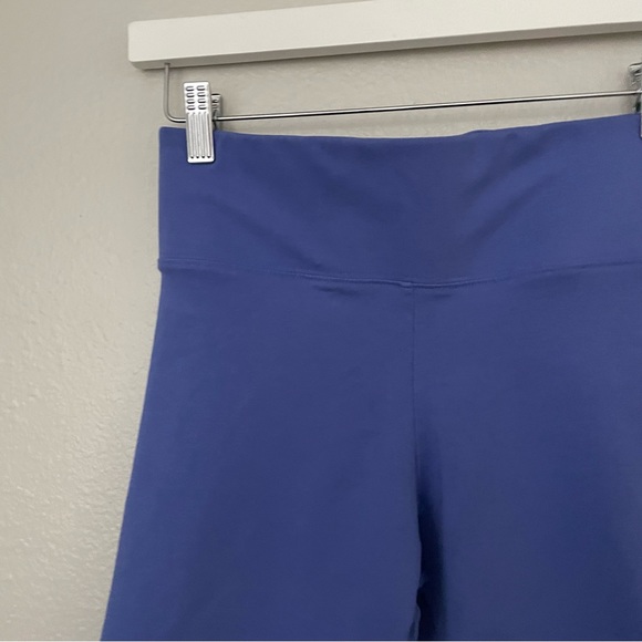 Periwinkle Nike Workout Biker Shorts - Picture 5 of 5